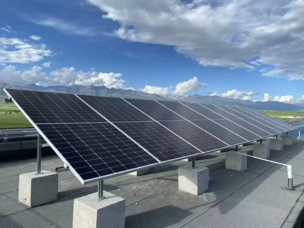 青海學校太陽能光熱組合系統(tǒng)